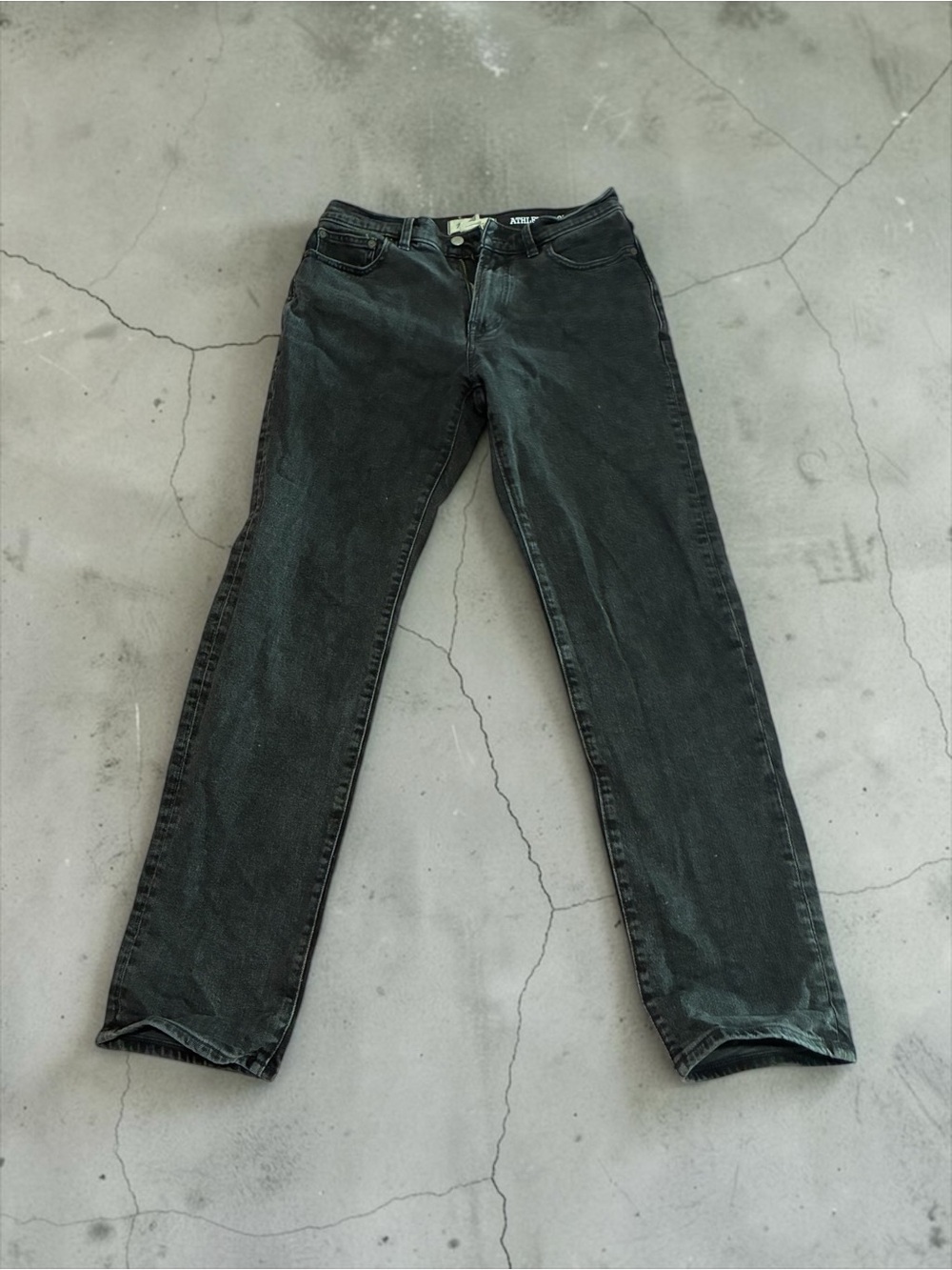 Madewell Straight Men’s Jeans in Washed Black